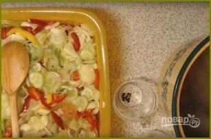 Салат из помидор и огурцов на зиму - фото шаг 4