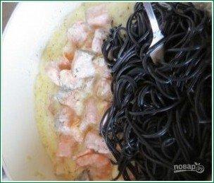 Спагетти с чернилами каракатицы в сливочном соусе