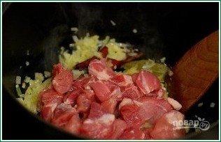 Макароны со свининой на сковороде