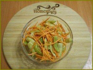 Салат с корейской морковью и фасолью - фото шаг 4