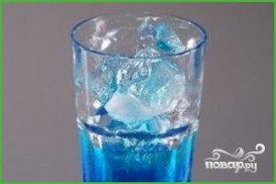 Алкогольный напиток голубого цвета - фото шаг 2