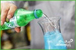 Алкогольный напиток голубого цвета - фото шаг 4