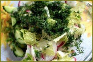 Летний салат с редисом и черемшой - фото шаг 3
