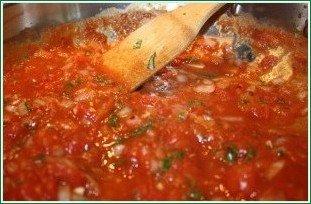 Паста с фрикадельками в томатном соусе