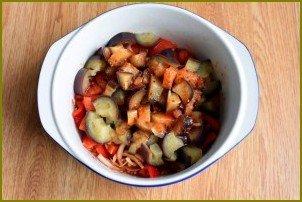 Салат из баклажанов с помидором и перцем - фото шаг 8