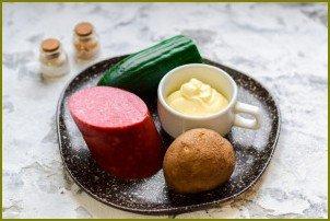 Салат с копченой колбасой и свежим огурцом - фото шаг 1