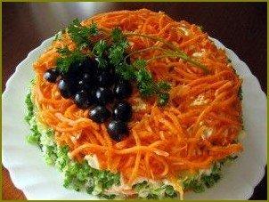 Салат с корейской морковкой и колбасой - фото шаг 3