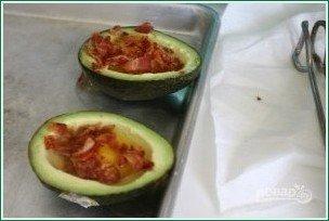 Яичница в авокадо (в духовке)