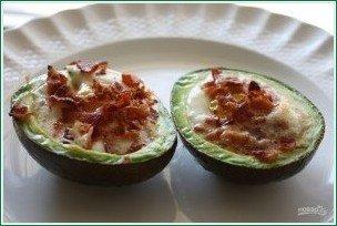 Яичница в авокадо (в духовке)