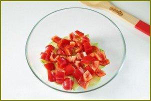 Греческий салат с цуккини и помидорами - фото шаг 3