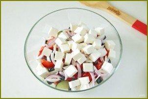 Греческий салат с цуккини и помидорами - фото шаг 8