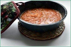 Индюшиные тефтели с рисом и перцем в томатном соусе