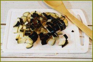 Салат из кабачков и баклажанов на зиму - фото шаг 3