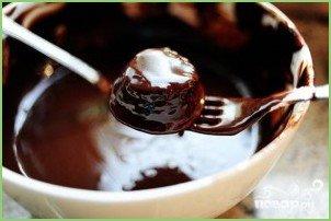 Шоколадные пирожные в сливочной глазури - фото шаг 7