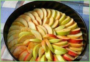 Пирог с брусникой и яблоками - фото шаг 7