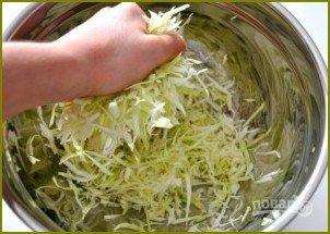 Салат со свежей капустой и огурцом - фото шаг 2