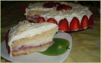 Бисквитный торт с заварным кремом и клубникой - фото шаг 8
