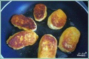 Картофельные котлеты в панировочных сухарях
