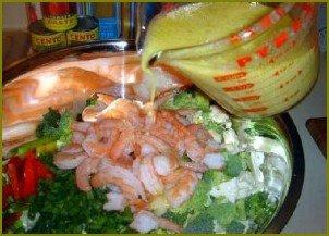 Овощной салат с креветками и лимоном - фото шаг 19