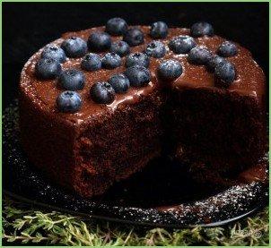 Шоколадный торт с голубикой - фото шаг 8