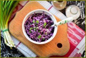 Салат из красной капусты с майонезом - фото шаг 6