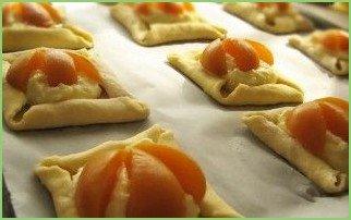 Творожное тесто с абрикосами - фото шаг 8