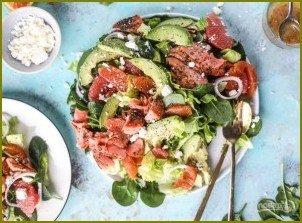 Салат с семгой и авокадо - фото шаг 3