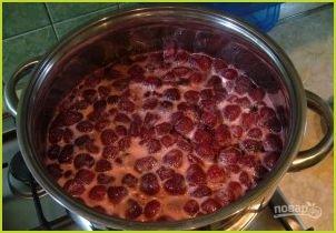 Клубничное варенье с целыми ягодами - фото шаг 4
