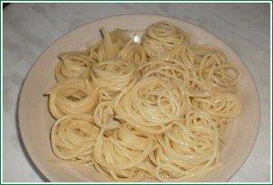 Спагетти с крабовыми палочками