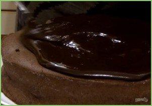 Вкуснейший шоколадный пирог с творожными шариками - фото шаг 6