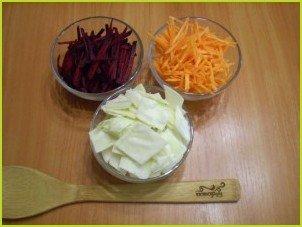 Маринованная капуста со свеклой и морковью - фото шаг 2