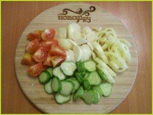 Салат из помидоров и огурцов на зиму - фото шаг 3