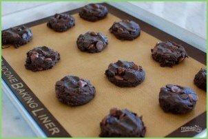 Домашнее шоколадное печенье с кусочками шоколада - фото шаг 6