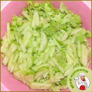 Простой салат из китайской капусты - фото шаг 2