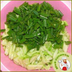 Простой салат из китайской капусты - фото шаг 3