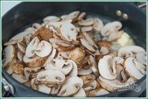 Фрикадельки из индейки в грибном соусе