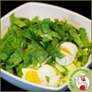 Салат из черемши с яйцом - фото шаг 5