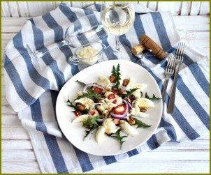 Салат с мидиями и пикантной заправкой - фото шаг 7