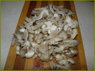 Салат с кальмарами и грибами - фото шаг 1