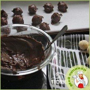 Кокосовые конфеты с миндалем и шоколадом - фото шаг 6