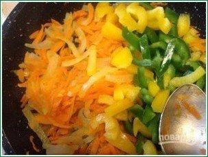 Тефтели с рисом и овощным соусом