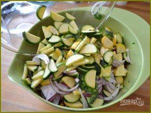Летний салат с макаронами и овощами - фото шаг 7
