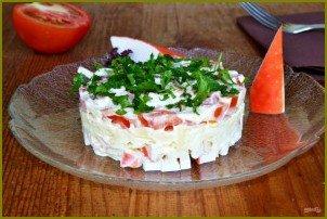 Слоеный салат с помидорами и крабовыми палочками - фото шаг 8