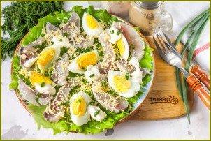 Рыбный салат с сыром и яйцом - фото шаг 5