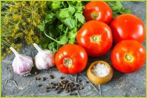 Квашеные помидоры с чесноком и зеленью - фото шаг 1