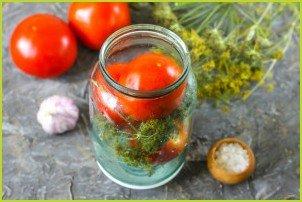 Квашеные помидоры с чесноком и зеленью - фото шаг 2
