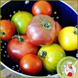 Особый салат из разноцветных помидоров - фото шаг 1