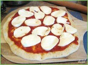 Пицца с базиликом и моцареллой - фото шаг 1