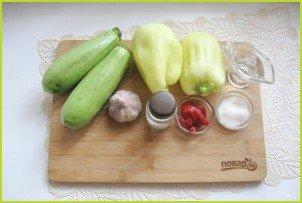 Лечо из кабачков и перцев с томатной пастой - фото шаг 1