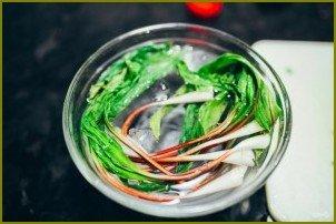 Салат из брокколи и стручковой фасоли - фото шаг 1